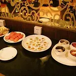 Greentree Inn Shanghai Jingan Railway Station Xinzha Road Business Hotel