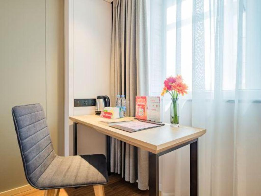 Greentree Jingan Railway Station Xinzha Road Business 3*