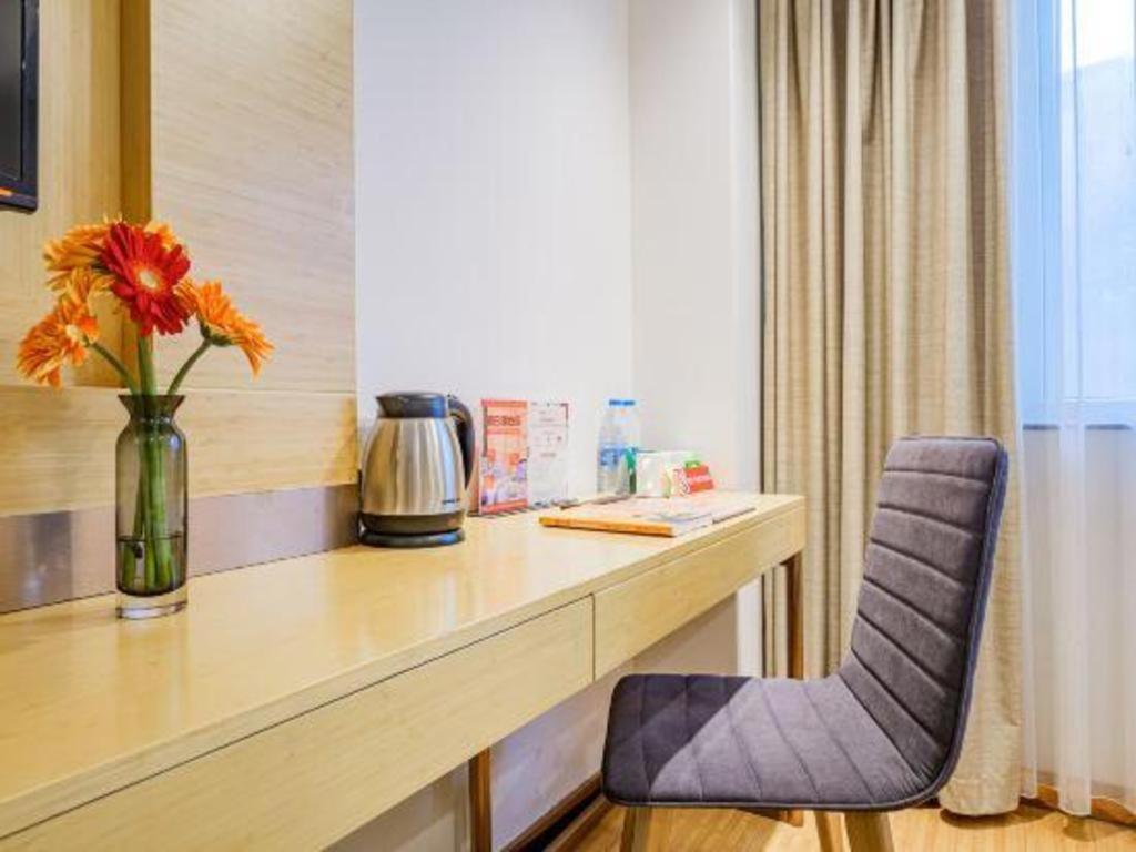 Greentree Jingan Railway Station Xinzha Road Business 3*