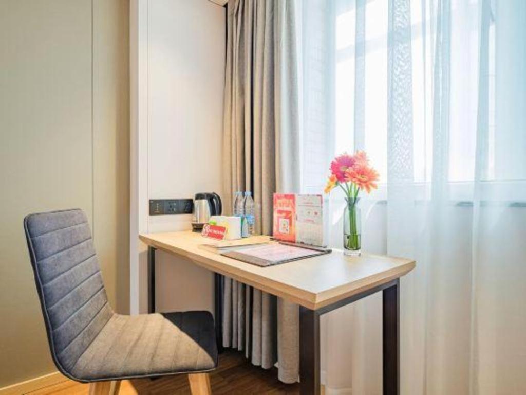Greentree Jingan Railway Station Xinzha Road Business 3*